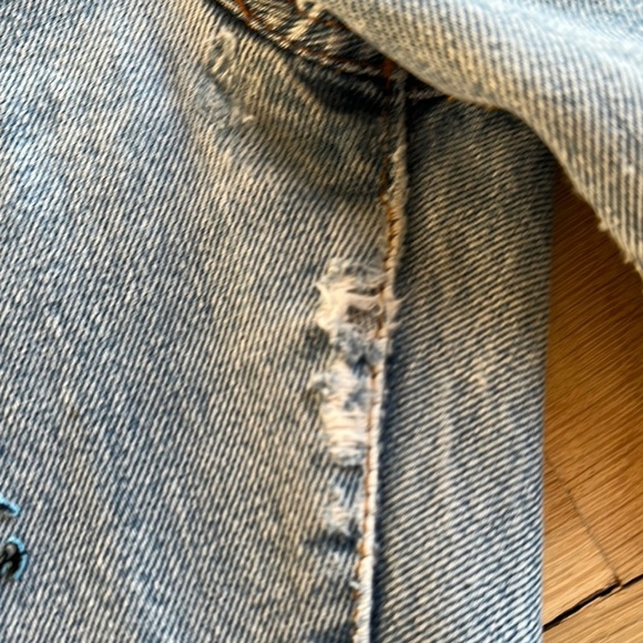 Vintage Blue Relaxed Jeans with Embroidered Detail - Picture 10 of 11